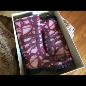 Last call! Burberry Red Hearts Rain Wellies, Sz 9
